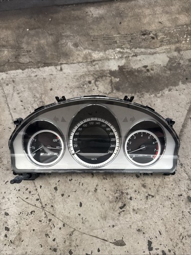 Mercedes w204 tacho - mercedes,