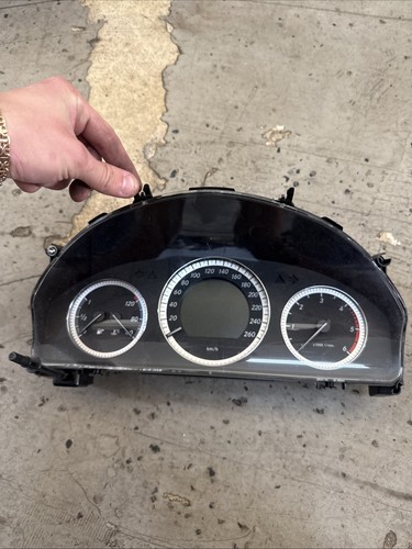 Mercedes klasse w204 - mercedes, tacho